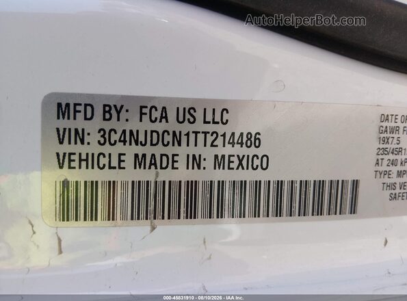 3C4NJDCN1TT214486 2026 JEEP COMPASS White Vista del compartimento del motor