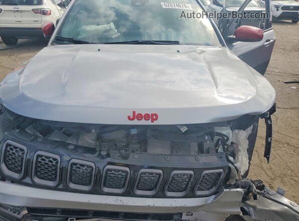 3C4NJDCN2PT500823 2023 JEEP COMPASS Silver Շարժիչի բաժամունքի տեսք