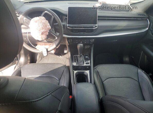 3C4NJDCN2PT500823 2023 JEEP COMPASS Silver Առջևի վահանակի տեսք