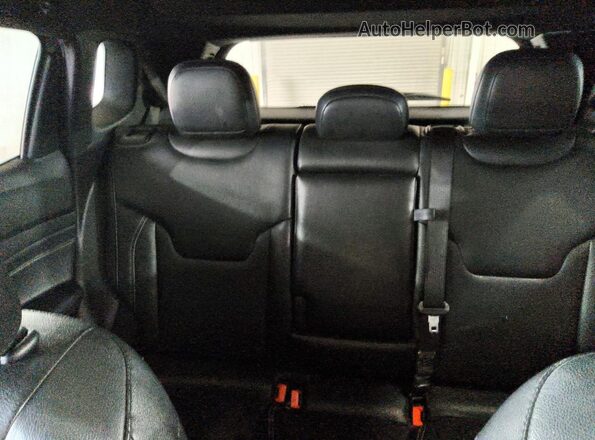 3C4NJDCN2RT587979 2024 JEEP COMPASS Серебряный Вид задних сидений