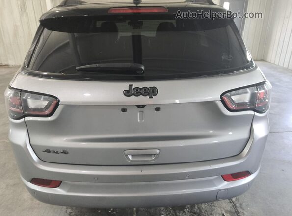 3C4NJDCN2RT587979 2024 JEEP COMPASS Серебряный 