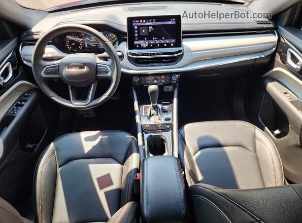 3C4NJDCN2RT597461 2024 JEEP COMPASS Red Widok deski rozdzielczej