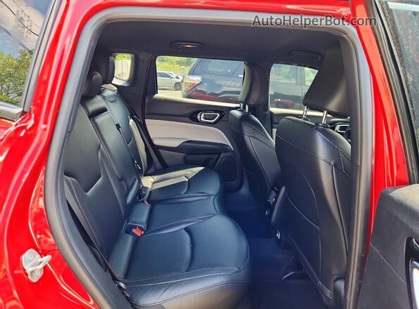 3C4NJDCN2RT597461 2024 JEEP COMPASS Red Widok wnętrza z tyłu