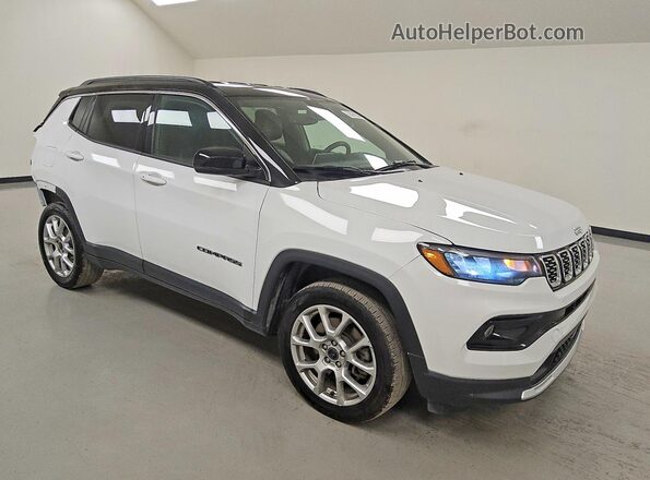 3C4NJDCN2ST513144 2025 JEEP COMPASS Белый Передняя правая четверть