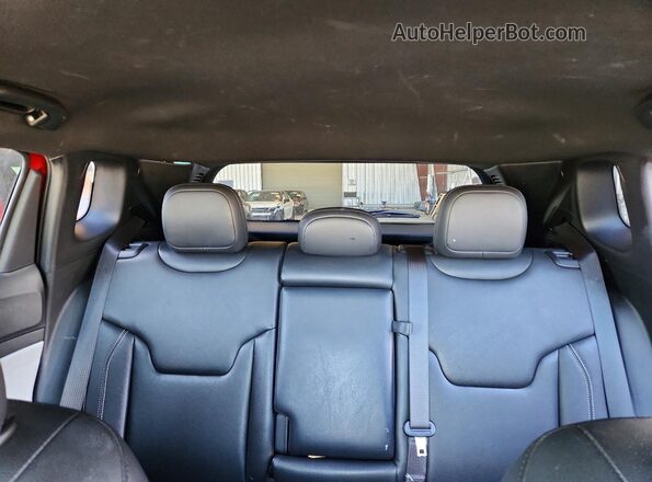 3C4NJDCN2ST525603 2025 JEEP COMPASS Red Հետևի նստատեղերի տեսք