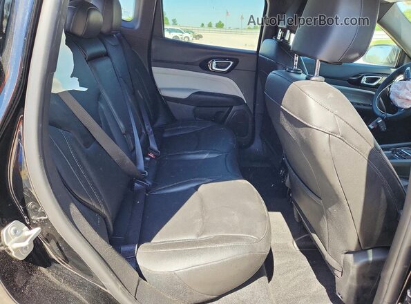 3C4NJDCN2ST578818 2025 JEEP COMPASS Черный Вид задних сидений