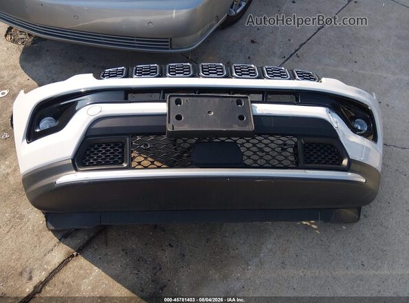 3C4NJDCN2ST581539 2025 JEEP COMPASS White ხელსაწყოთა პანელის ხედი