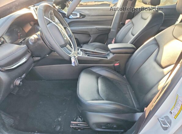3C4NJDCN2TT177433 2026 JEEP COMPASS White Вид салону спереду