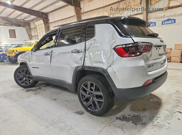 3C4NJDCN2TT177738 2026 JEEP COMPASS Silver Przód prawy
