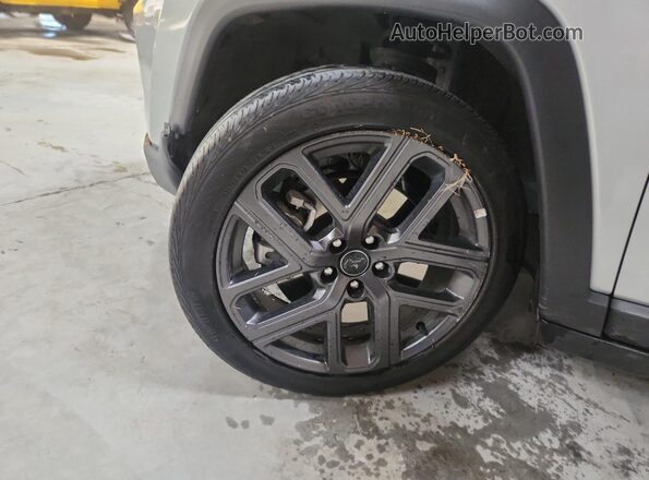 3C4NJDCN2TT177738 2026 JEEP COMPASS Silver 