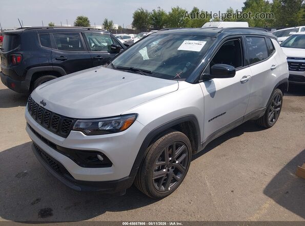 3C4NJDCN2TT247061 2026 JEEP COMPASS Gray Առջևի ձախ երեք քառորդ տեսարան