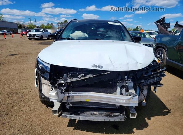 3C4NJDCN3RT129884 2024 JEEP COMPASS Белый Вид спереди