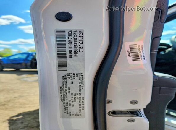 3C4NJDCN3RT129884 2024 JEEP COMPASS Белый Панорамный вид салона 360°