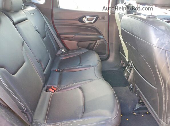 3C4NJDCN3RT145602 2024 JEEP COMPASS Красный Вид задней части салона