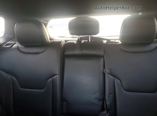 3C4NJDCN3RT601811 2024 JEEP COMPASS Silver უკანა სავარძლების ხედი