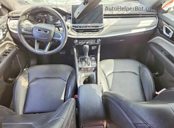 3C4NJDCN3ST511323 2025 JEEP COMPASS Silver Vista del salpicadero