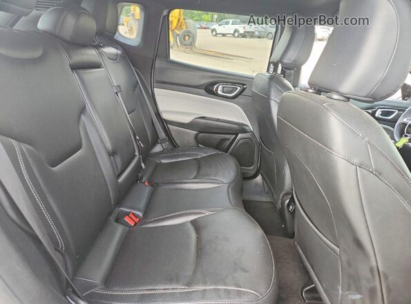3C4NJDCN3ST513590 2025 JEEP COMPASS Silver უკანა სავარძლების ხედი