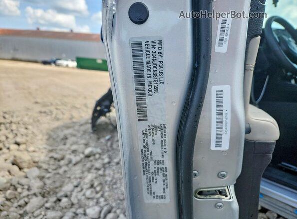 3C4NJDCN3ST513590 2025 JEEP COMPASS Silver ძრავის განყოფილების ხედი