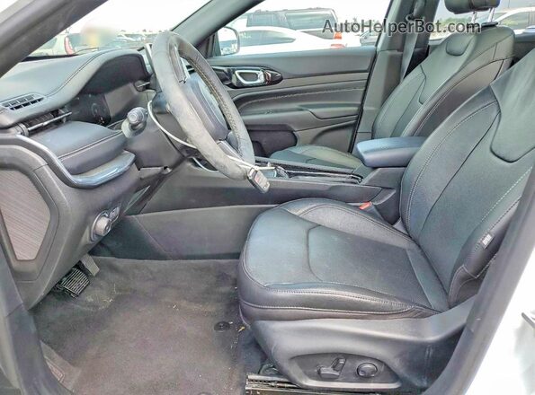 3C4NJDCN4PT500645 2023 JEEP COMPASS Белый Вид салона спереди