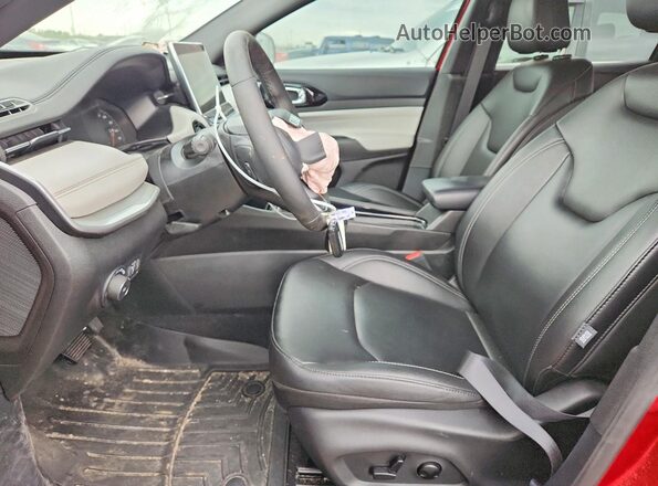 3C4NJDCN4ST586029 2025 JEEP COMPASS Красный Вид салона спереди