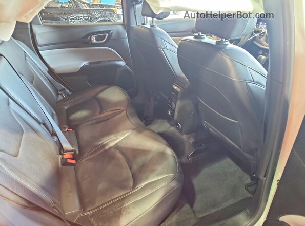 3C4NJDCN4ST621295 2025 JEEP COMPASS White Vista interior trasera