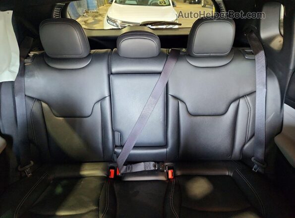 3C4NJDCN4ST621295 2025 JEEP COMPASS White Vista de los asientos traseros