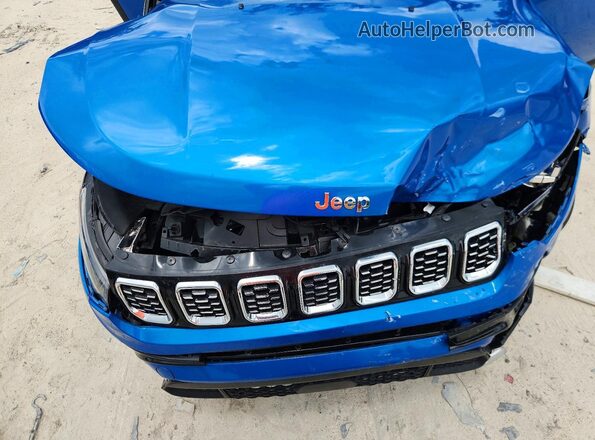 3C4NJDCN4TT178664 2026 JEEP COMPASS Blue ძრავის განყოფილების ხედი