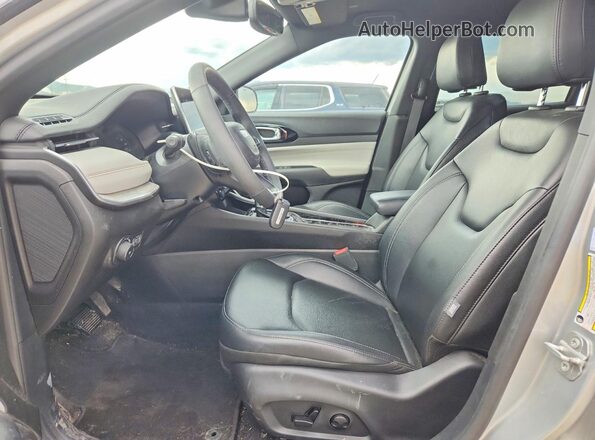 3C4NJDCN5ST569451 2025 JEEP COMPASS Silver წინა სალონის ხედი