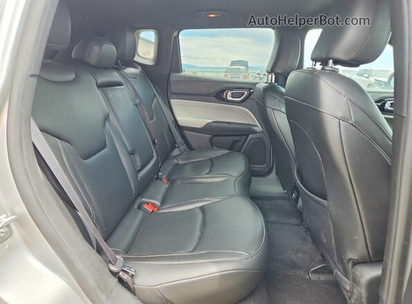 3C4NJDCN5ST569451 2025 JEEP COMPASS Silver უკანა სალონის ხედი