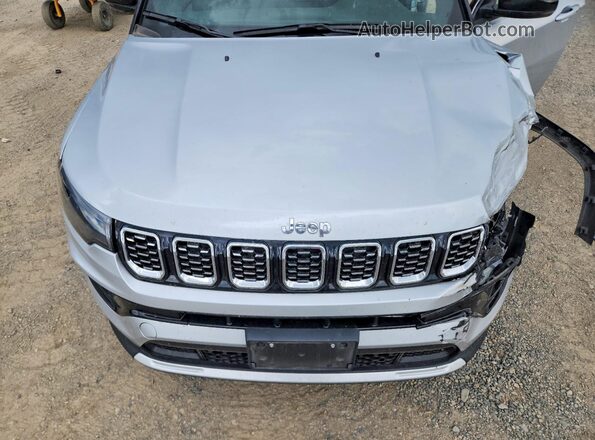 3C4NJDCN5ST569451 2025 JEEP COMPASS Silver ძრავის განყოფილების ხედი