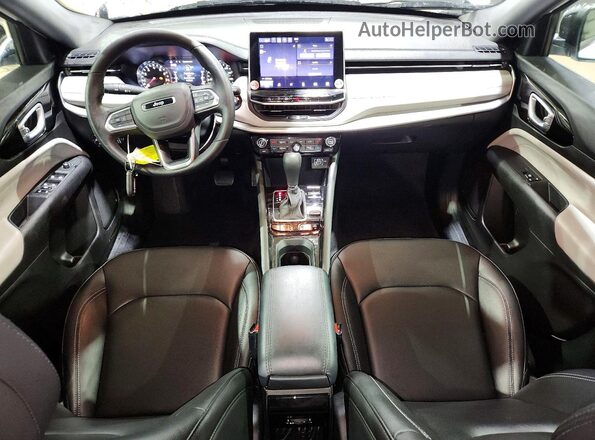 3C4NJDCN5TT211753 2026 JEEP COMPASS White Dashboard view