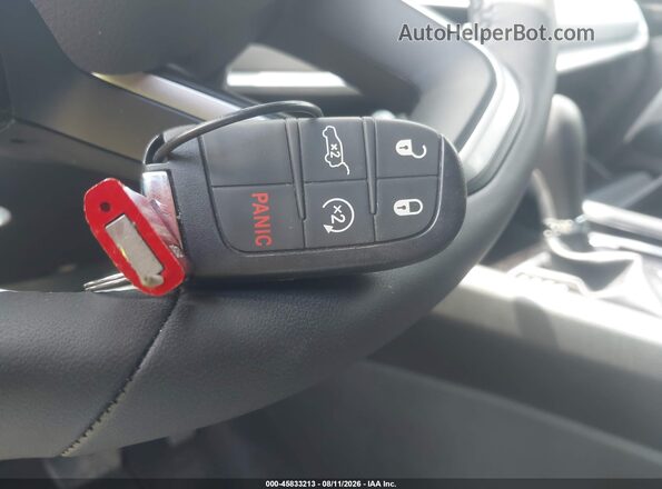 3C4NJDCN5TT225636 2026 JEEP COMPASS Серебряный Вид панели приборов