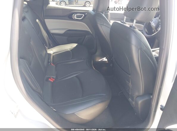 3C4NJDCN6TT195806 2026 JEEP COMPASS Silver Вид наклейки з VIN-кодом