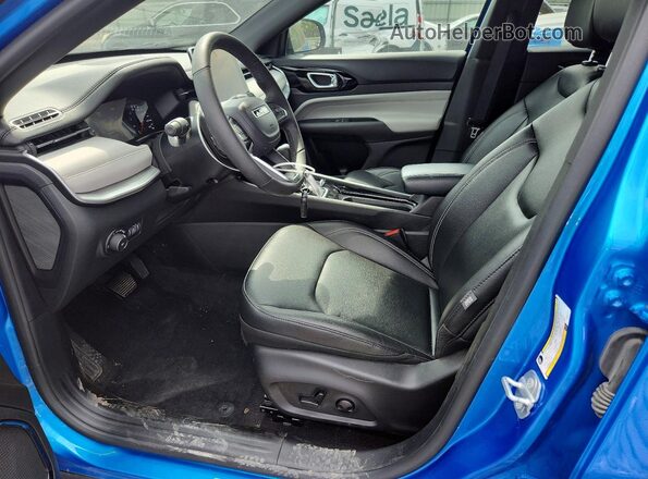 3C4NJDCN7ST601414 2025 JEEP COMPASS Blue Front interior view