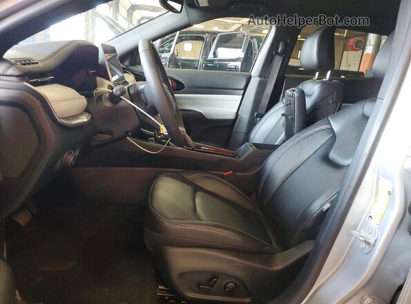 3C4NJDCN7ST613918 2025 JEEP COMPASS Silver Вид салону спереду