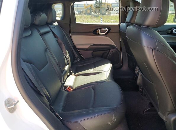 3C4NJDCN8PT571380 2023 JEEP COMPASS White Widok wnętrza z tyłu