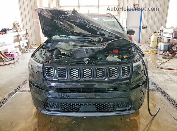 3C4NJDCN8RT171810 2024 JEEP COMPASS Black Widok z przodu