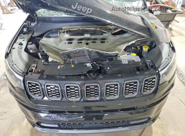 3C4NJDCN8RT171810 2024 JEEP COMPASS Black Widok komory silnika