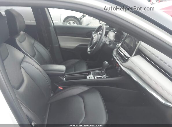 3C4NJDCN8RT609516 2024 JEEP COMPASS White Widok wnętrza z przodu
