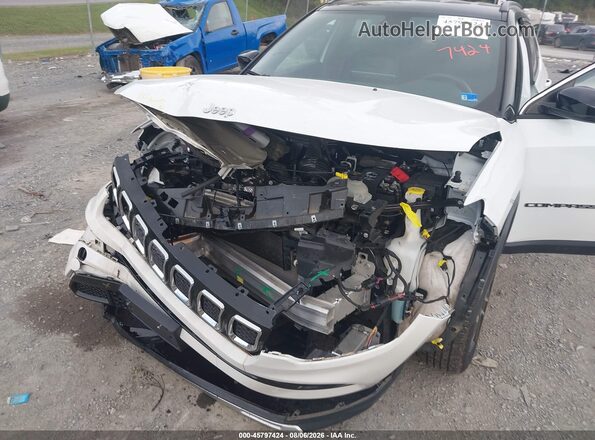 3C4NJDCN8RT609516 2024 JEEP COMPASS White Widok z przodu