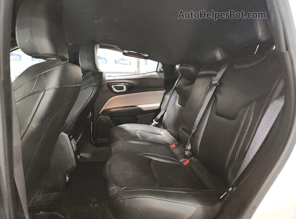 3C4NJDCN8ST565071 2025 JEEP COMPASS Белый Вид задней части салона