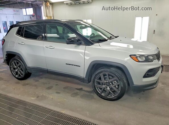 3C4NJDCN8TT258209 2026 JEEP COMPASS Silver წინა მარჯვენა