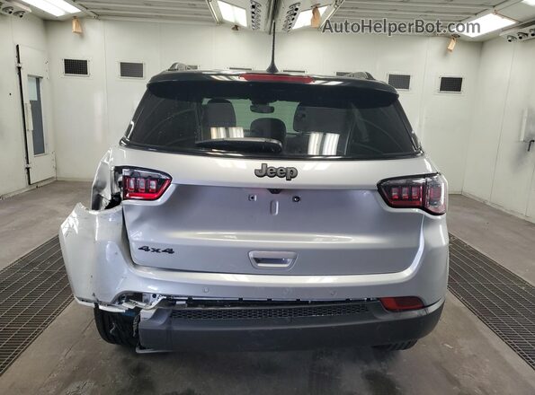 3C4NJDCN8TT258209 2026 JEEP COMPASS Silver 