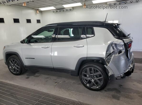3C4NJDCN8TT258209 2026 JEEP COMPASS Silver 