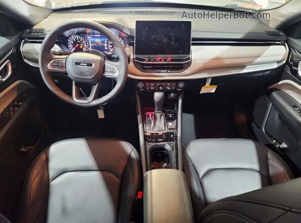 3C4NJDCN8TT271297 2026 JEEP COMPASS White Widok deski rozdzielczej