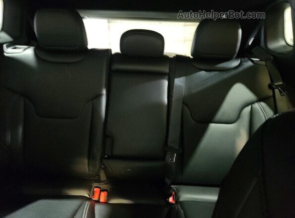 3C4NJDCN8TT271297 2026 JEEP COMPASS White Widok tylnych siedzeń