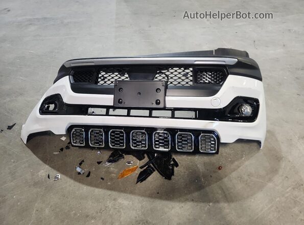 3C4NJDCN8TT271297 2026 JEEP COMPASS White 