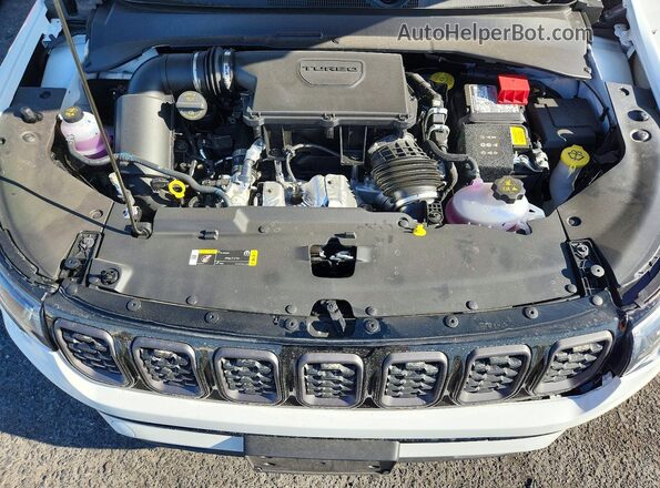 3C4NJDCN8TT280100 2026 JEEP COMPASS White Engine compartment view