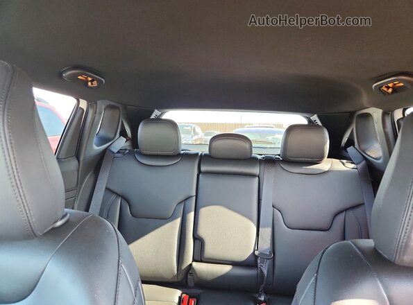 3C4NJDCN8TT280100 2026 JEEP COMPASS White Rear seats view