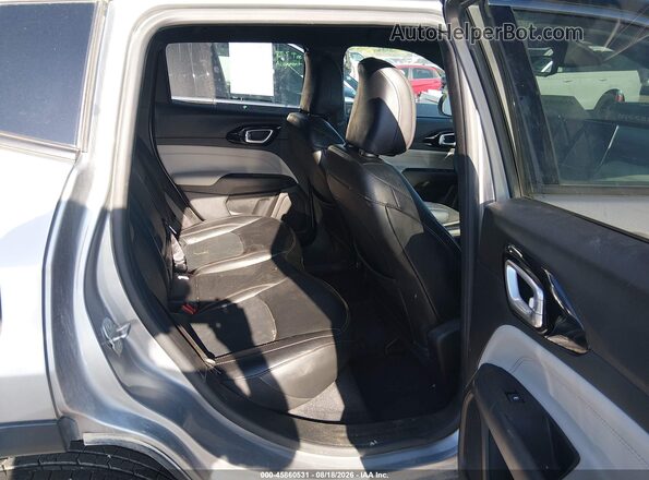 3C4NJDCN9PT548433 2023 JEEP COMPASS Silver Widok naklejki z numerem VIN
